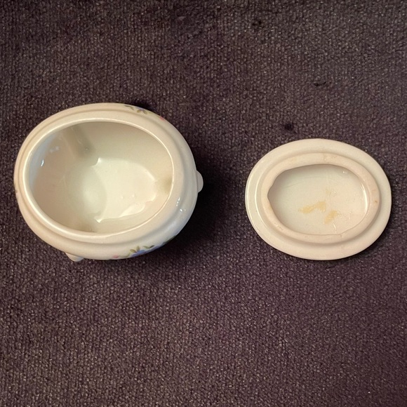 Vintage Small Floral Trinket Box on 3 Legs Made in Japan - Picture 7 of 11